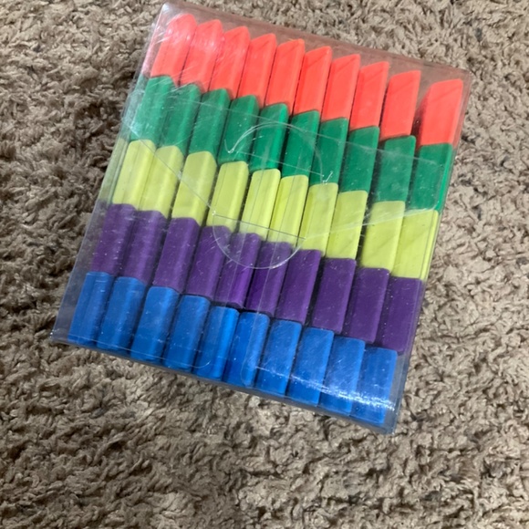 Reward Erasers Pen + Gear 100 Count - Picture 4 of 6